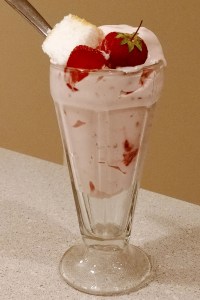 strawberries n cream ice cream (2)